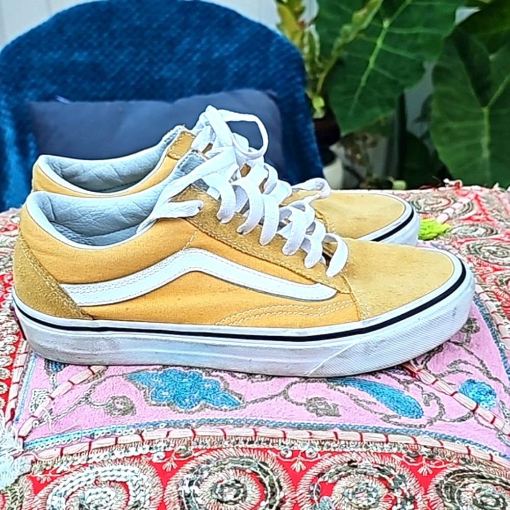 Vans Old School, Lemon yellow. Canvas & suede. EUC